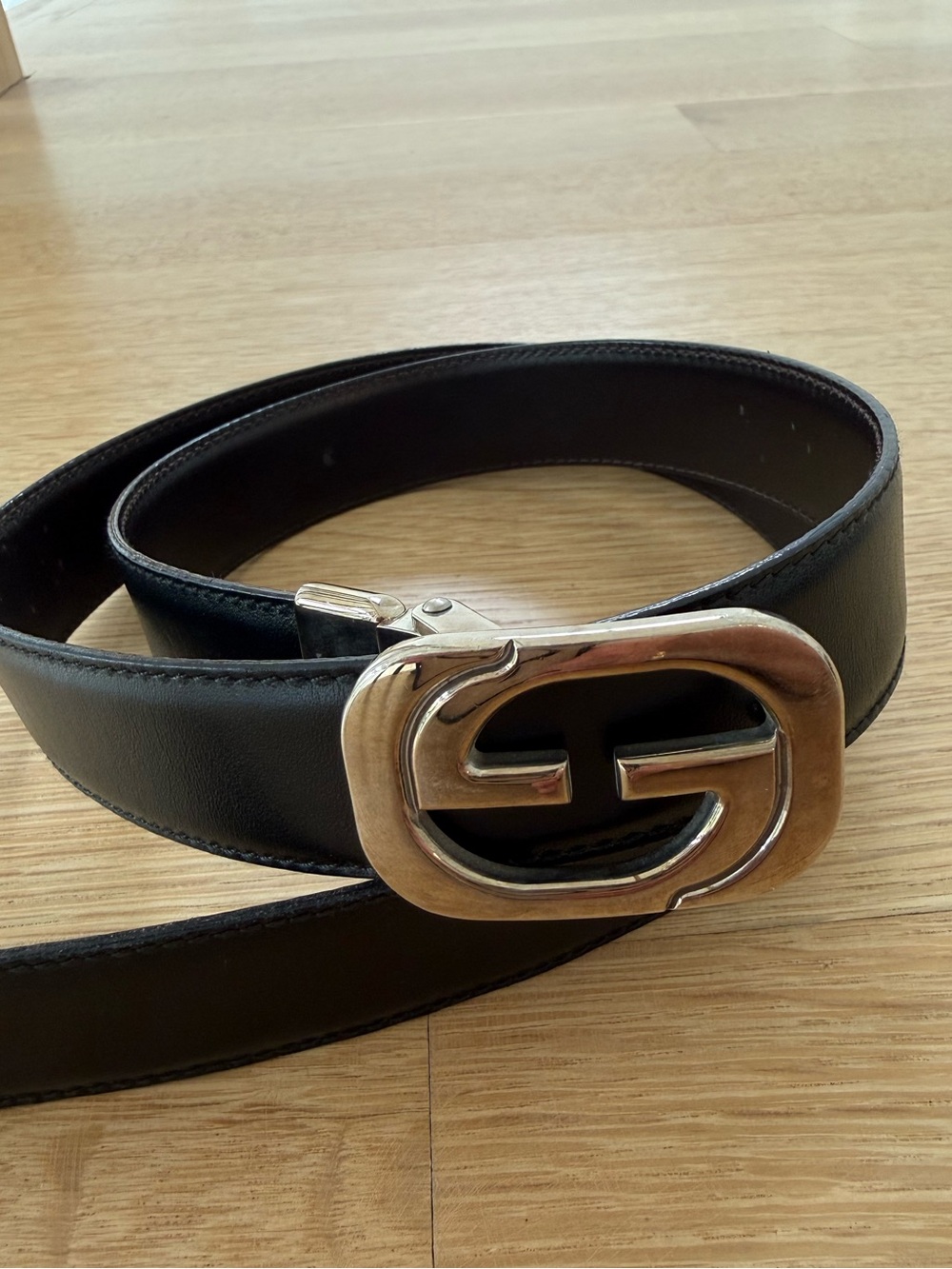 Authentic Gucci Black Leather Men’s Belt with Silver/Gold Interlocking Buckle